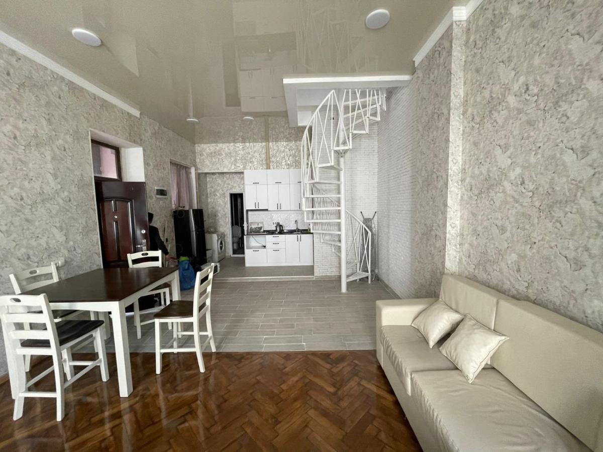 Центр Города Батуми Apartment Rustaveli 13 Eksteriør billede
