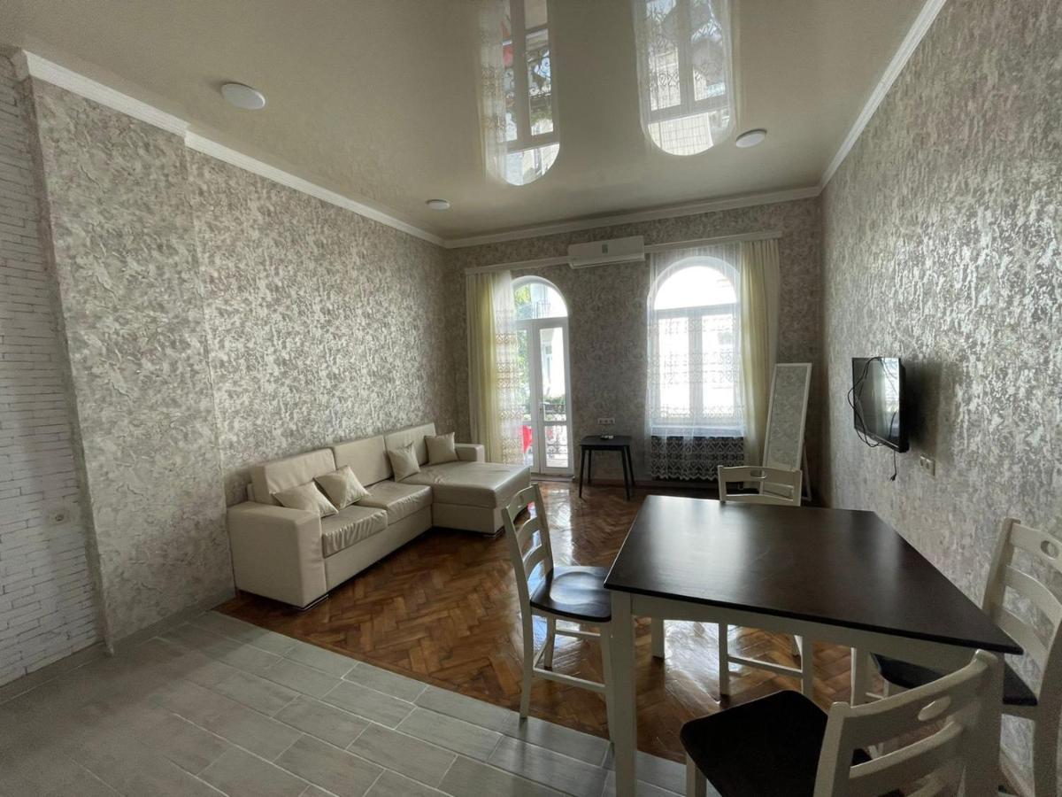Центр Города Батуми Apartment Rustaveli 13 Eksteriør billede