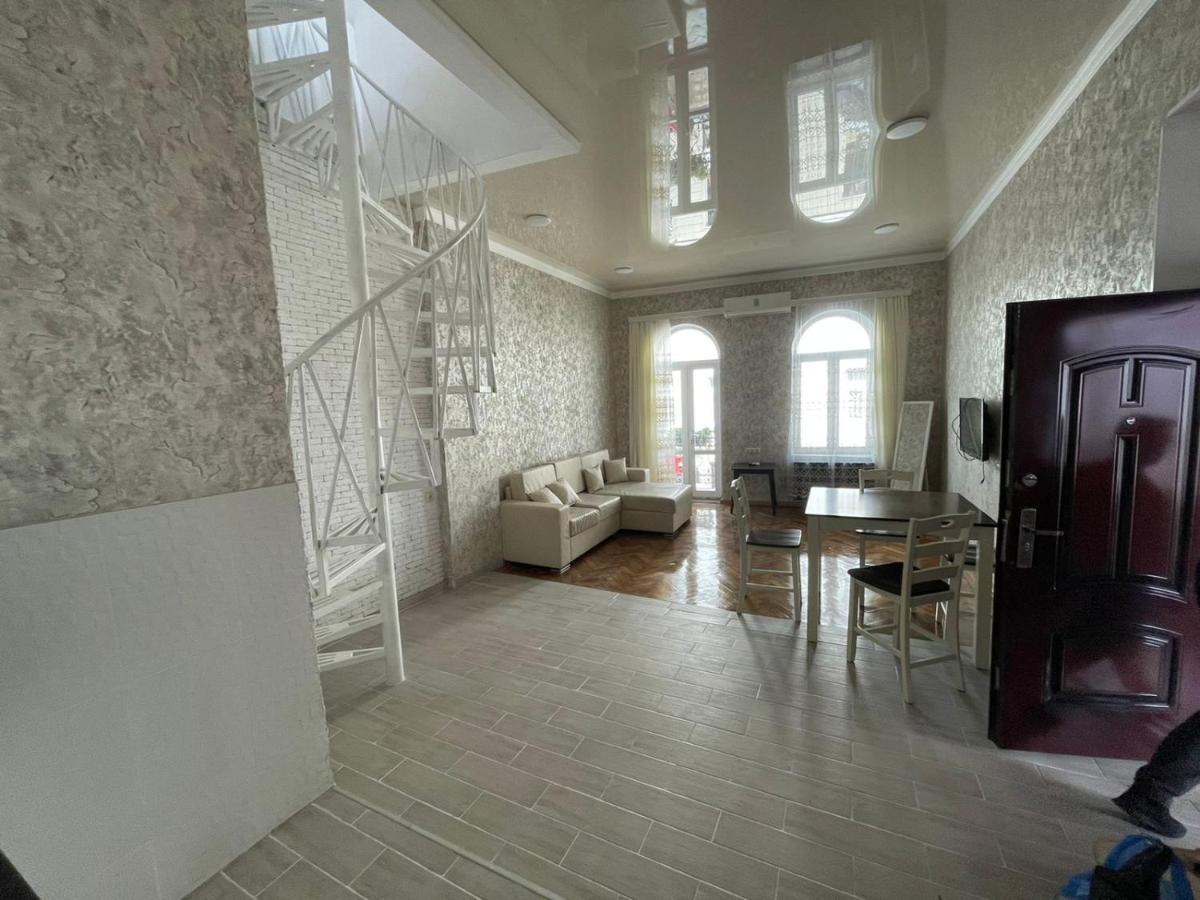 Центр Города Батуми Apartment Rustaveli 13 Eksteriør billede